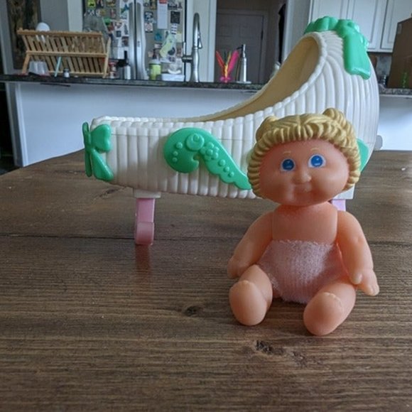 Lot of 3 Mini Cabbage Patch Dolls with Wind Up Accessories - Picture 2 of 11